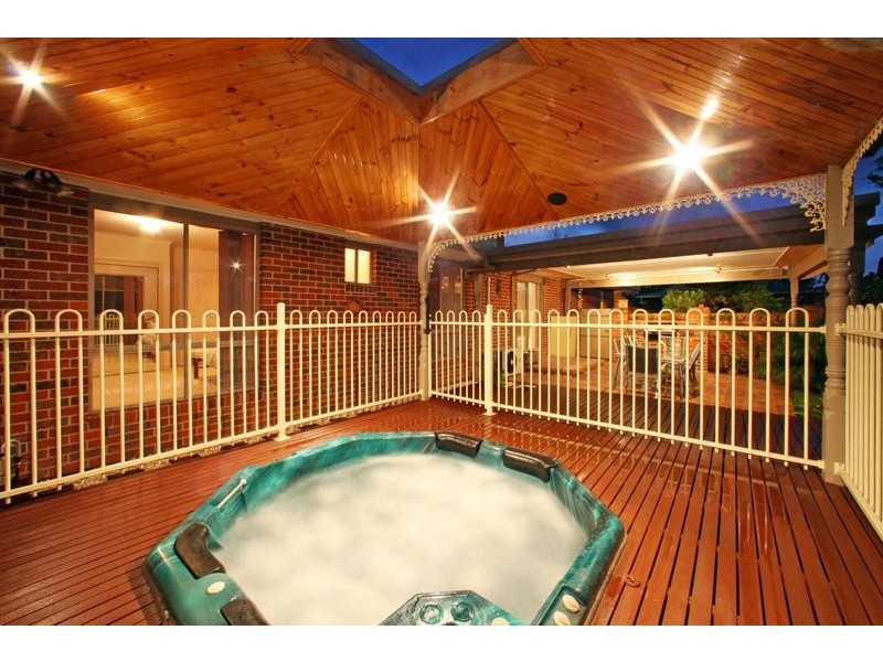 22 Longwood Close, Rowville VIC 3178