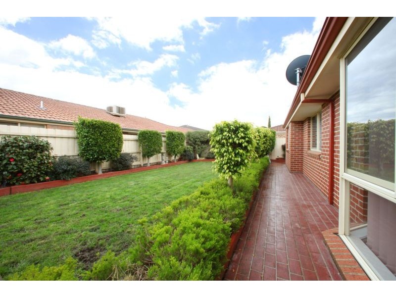41 Fairway Drive, Rowville VIC 3178