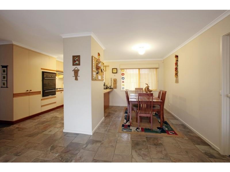 24 Cheryl Crescent, Ferntree Gully VIC 3156