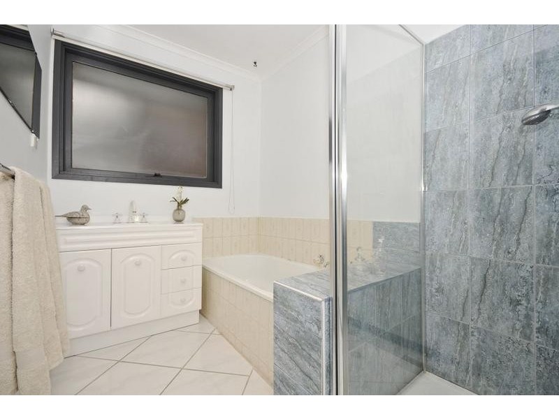 90 Eildon Parade, Rowville VIC 3178