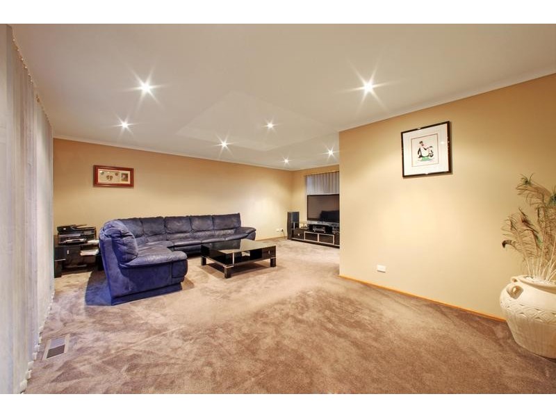 11 Taupo Crescent, Rowville VIC 3178