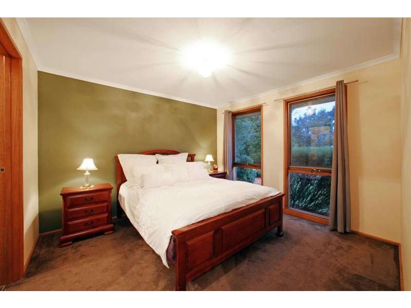 11 Taupo Crescent, Rowville VIC 3178