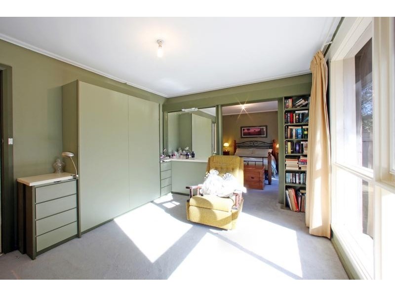 32 Deschamp Crescent, Rowville VIC 3178