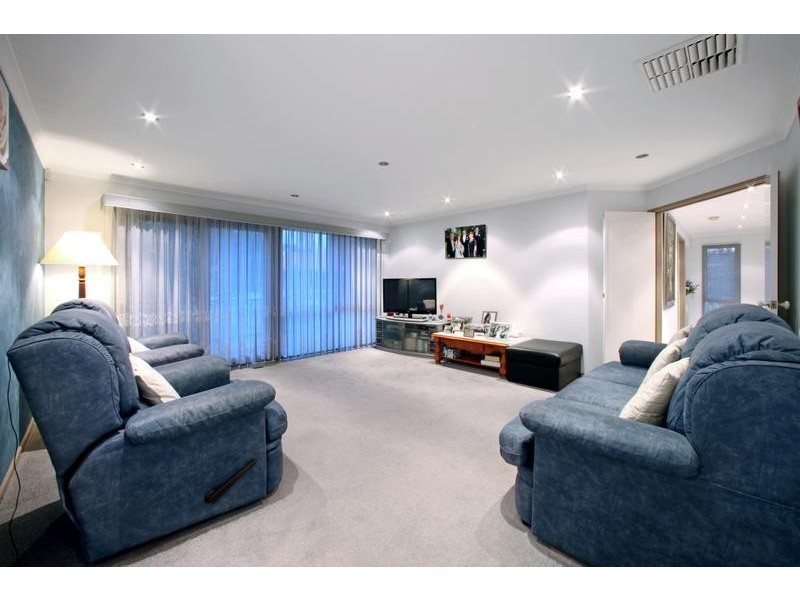 8 Trisha Drive, Rowville VIC 3178