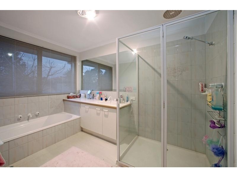 8 Trisha Drive, Rowville VIC 3178