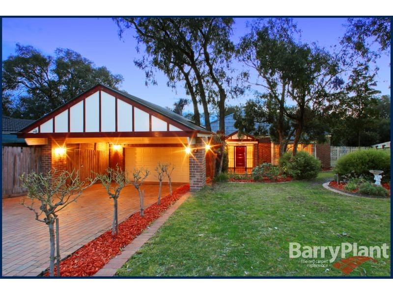 2 Leatherwood Close, Rowville VIC 3178