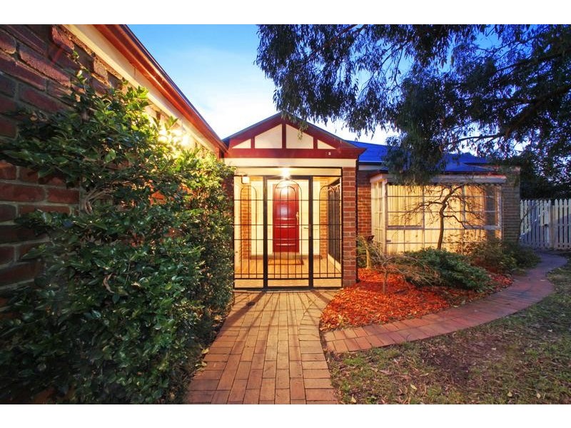 2 Leatherwood Close, Rowville VIC 3178