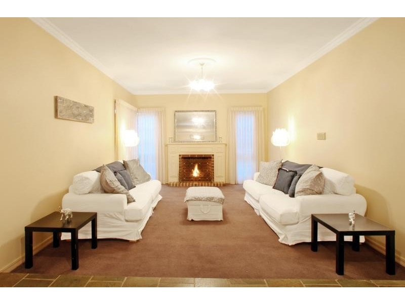 2 Leatherwood Close, Rowville VIC 3178