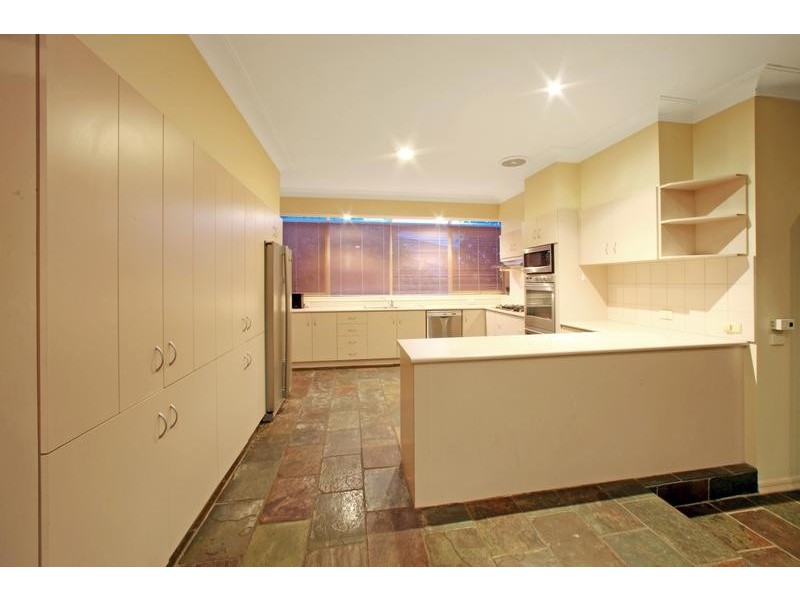 2 Leatherwood Close, Rowville VIC 3178