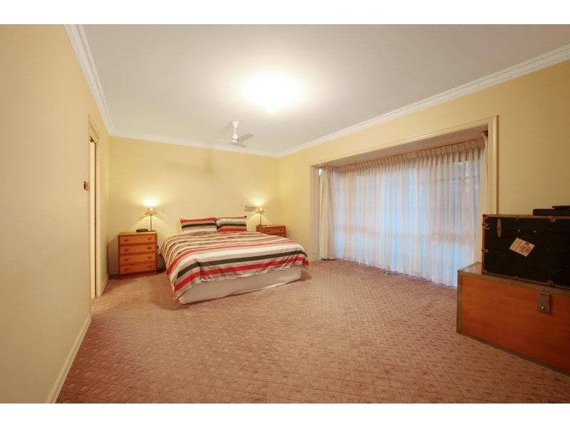 2 Leatherwood Close, Rowville VIC 3178
