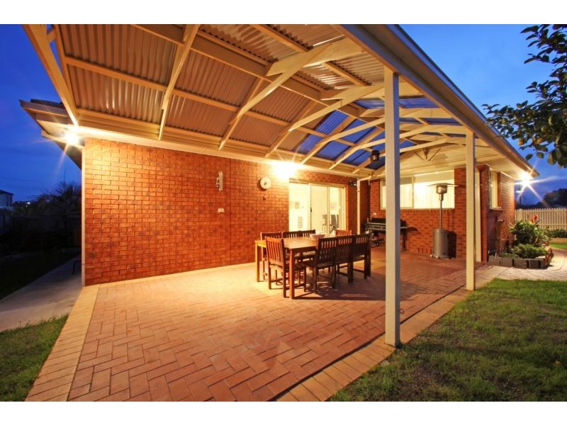 11 Kellbourne Drive, Rowville VIC 3178