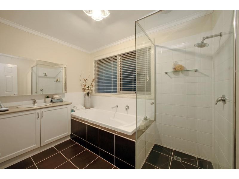 8 Darling Court, Rowville VIC 3178