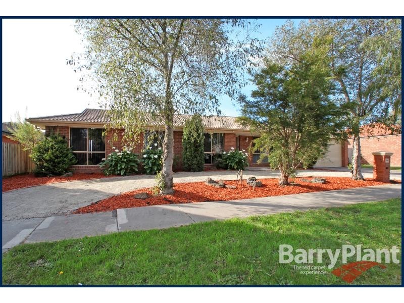 135 Waradgery Drive, Rowville VIC 3178