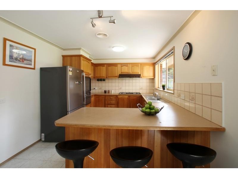 135 Waradgery Drive, Rowville VIC 3178