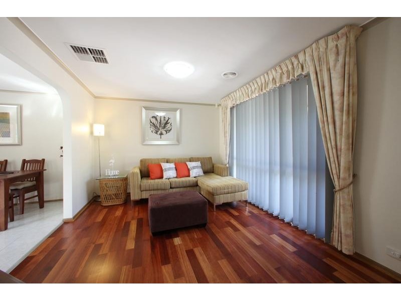 135 Waradgery Drive, Rowville VIC 3178