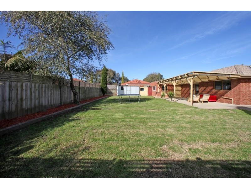 135 Waradgery Drive, Rowville VIC 3178