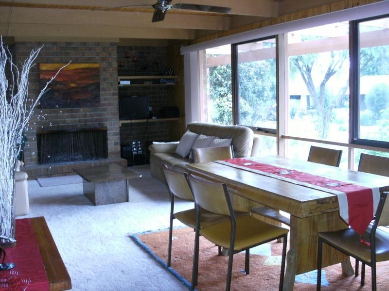 1 Latrobe Crt, Rowville VIC 3178