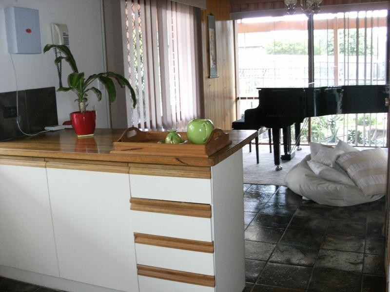 1 Latrobe Crt, Rowville VIC 3178