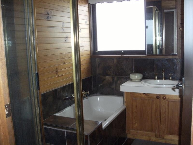 1 Latrobe Crt, Rowville VIC 3178