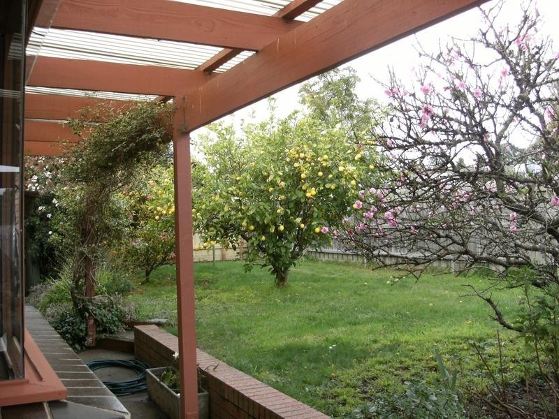 1 Latrobe Crt, Rowville VIC 3178