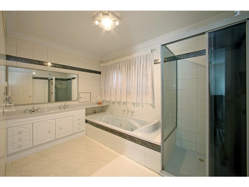 86 Turramurra Drive, Rowville VIC 3178