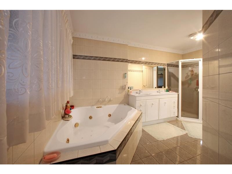 86 Turramurra Drive, Rowville VIC 3178