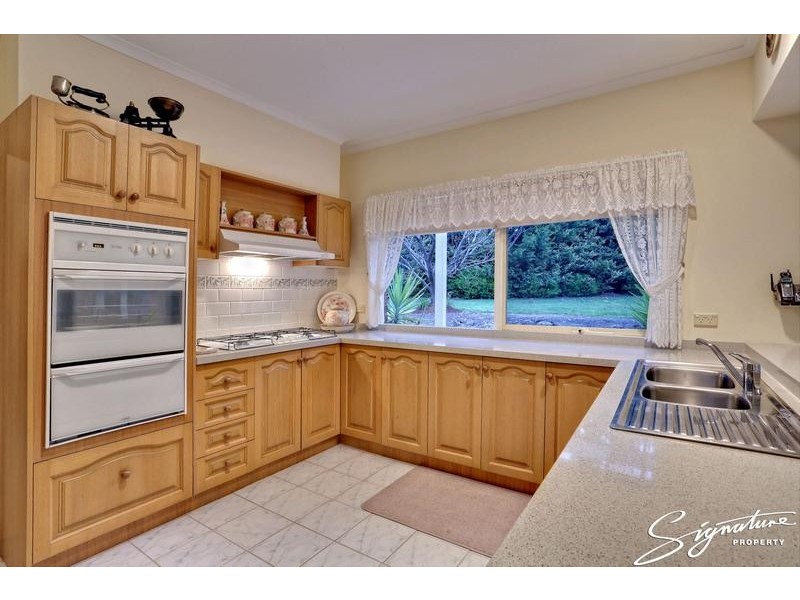3 Bellbird Place (3/330 Hallam North Road), Lysterfield South VIC 3156