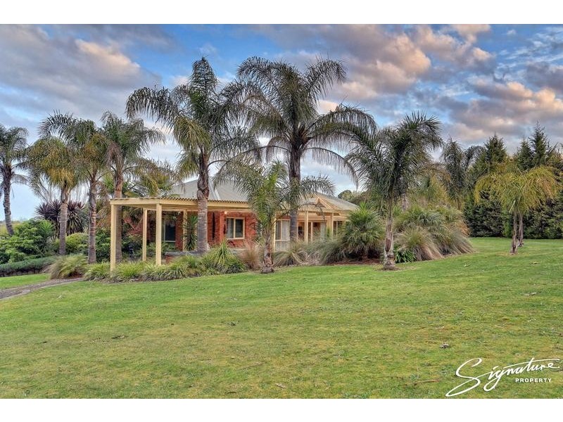 3 Bellbird Place (3/330 Hallam North Road), Lysterfield South VIC 3156