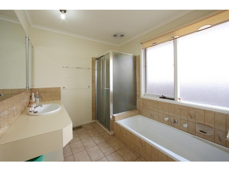 12 Murray Crescent, Rowville VIC 3178