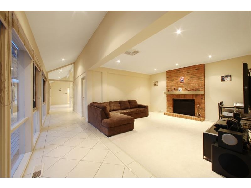 55 Clondara Drive, Rowville VIC 3178