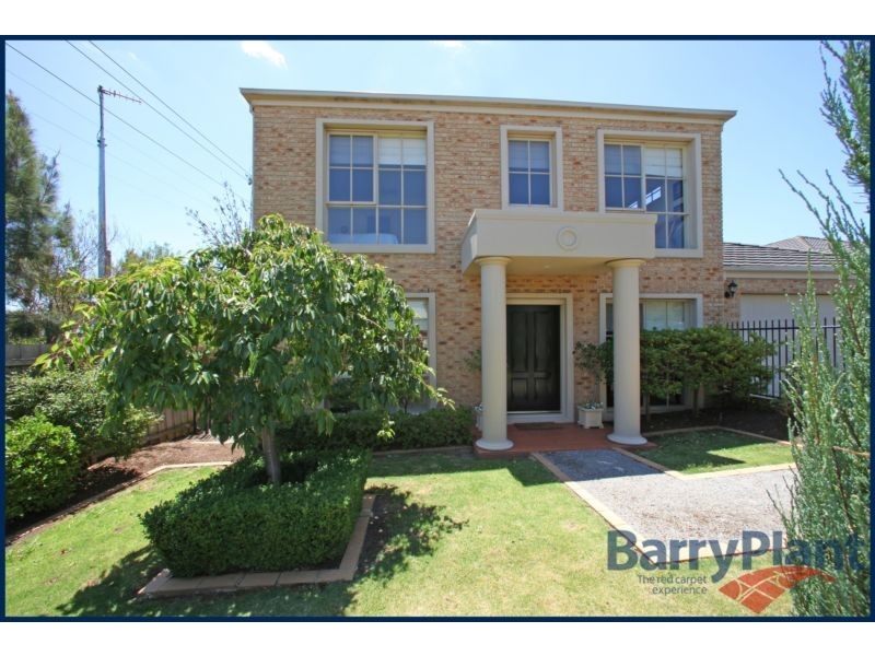 8 Harptree Close, Rowville VIC 3178
