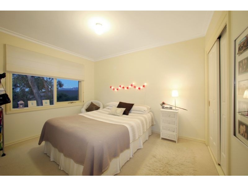 8 Harptree Close, Rowville VIC 3178