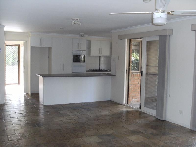 4 Orkney Close, Endeavour Hills VIC 3802