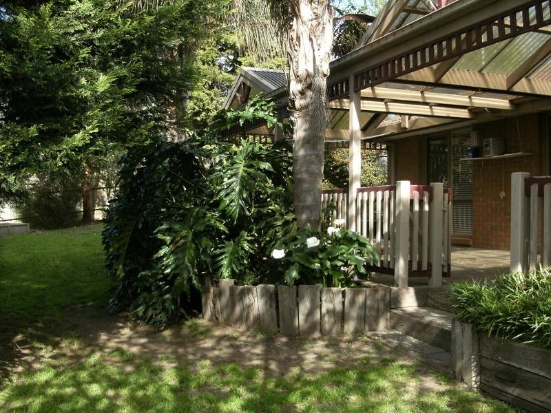 4 Orkney Close, Endeavour Hills VIC 3802
