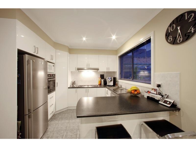 2 Yvette Drive, Rowville VIC 3178