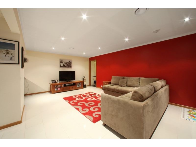 106 Bridgewater Way, Rowville VIC 3178