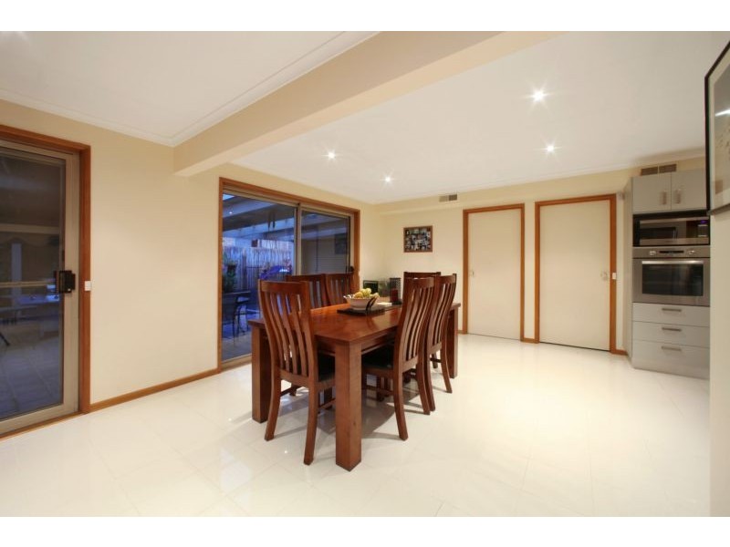 106 Bridgewater Way, Rowville VIC 3178