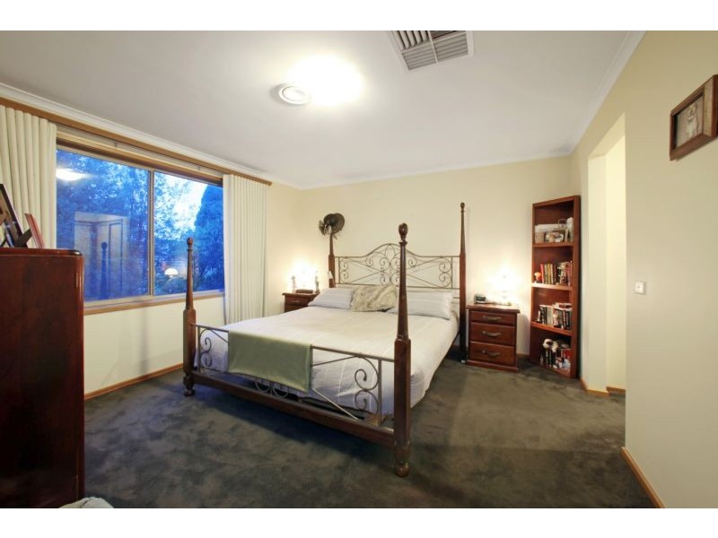 106 Bridgewater Way, Rowville VIC 3178