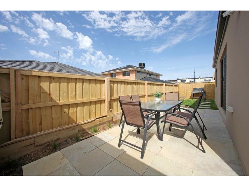 26 Bloom Ave, Wantirna South VIC 3152