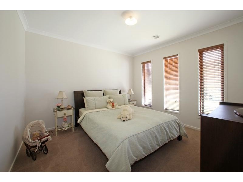 26 Bloom Ave, Wantirna South VIC 3152