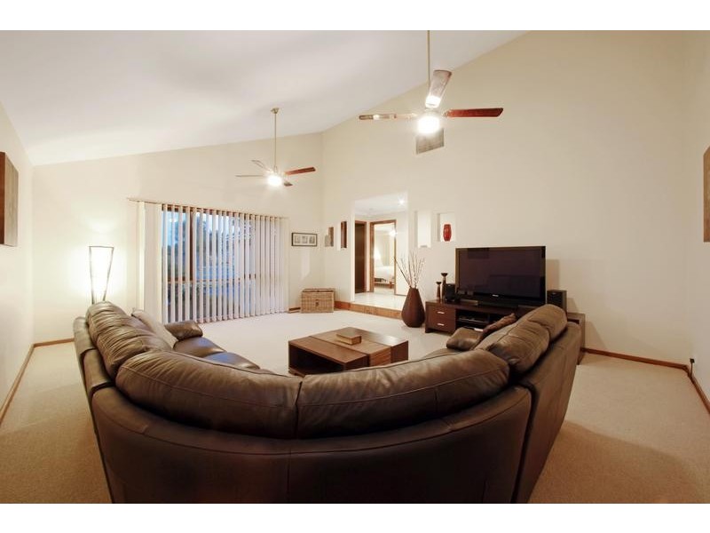 24 Lambourne Avenue, Rowville VIC 3178