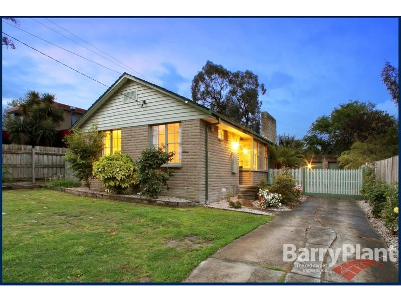 17 Aisbett Avenue, Wantirna South VIC 3152