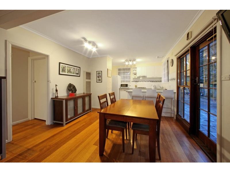 17 Aisbett Avenue, Wantirna South VIC 3152