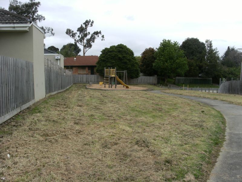 2/21 Gabrielle Court, Ferntree Gully VIC 3156