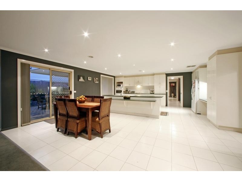 5 Moama Place, Rowville VIC 3178