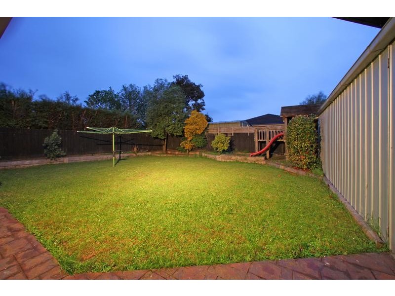 8 Jindabyne Court, Lysterfield VIC 3156