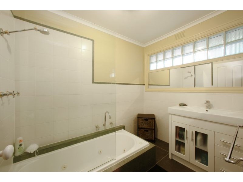 75 Adele Avenue, Ferntree Gully VIC 3156