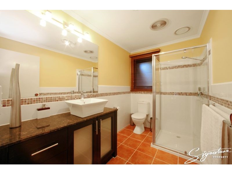 8 Hakea Place, Rowville VIC 3178