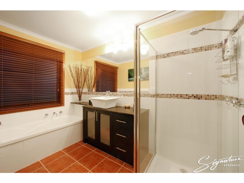 8 Hakea Place, Rowville VIC 3178