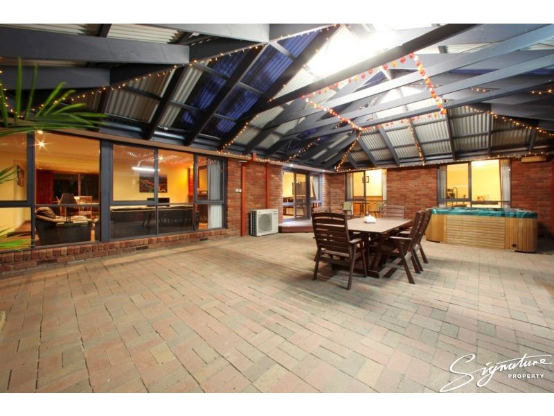 8 Hakea Place, Rowville VIC 3178